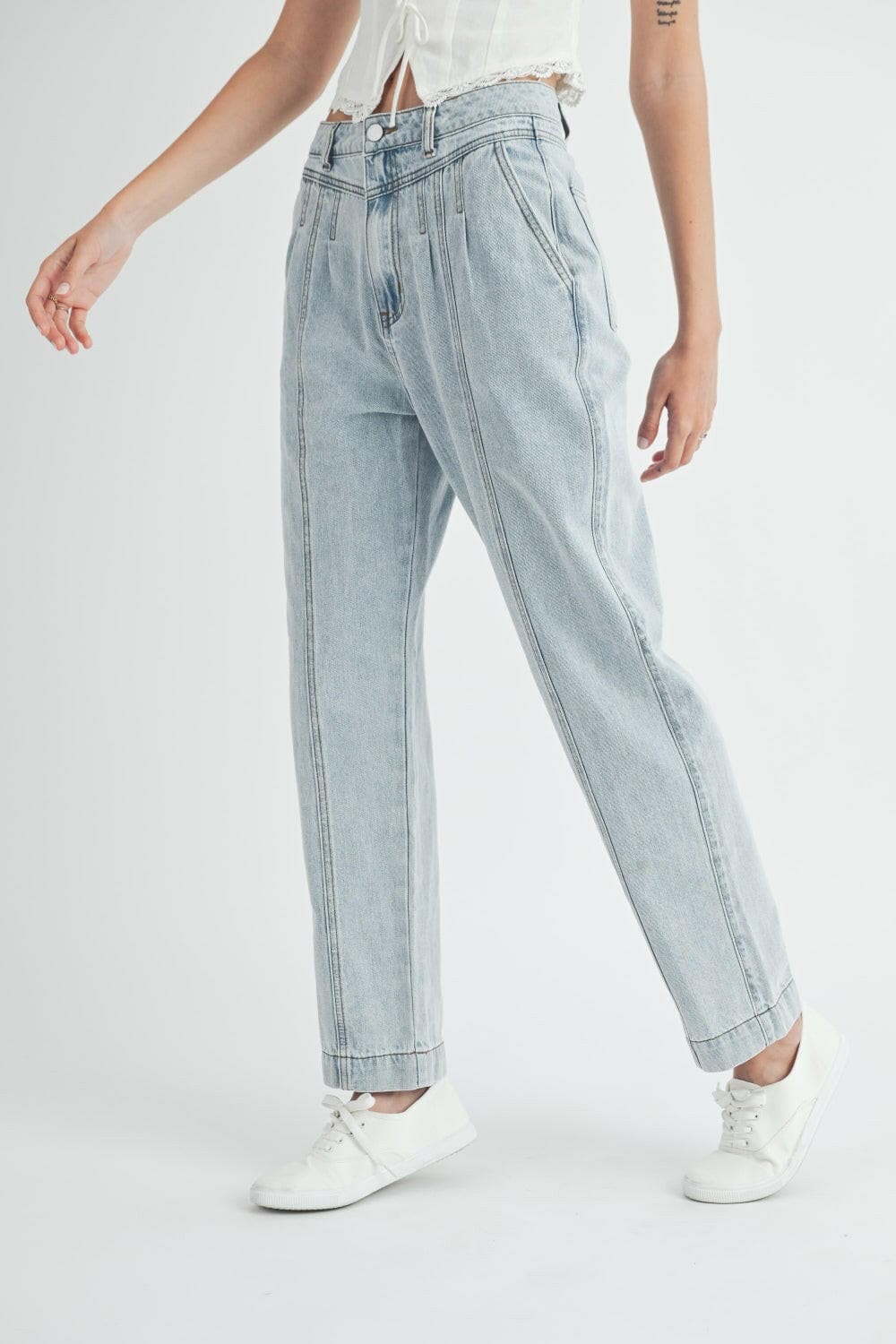 MABLE Pleated Front Detail Straight Jeans.