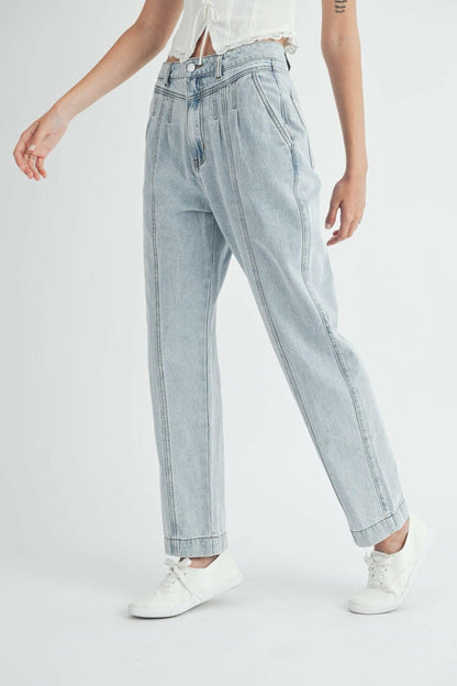 MABLE Pleated Front Detail Straight Jeans.