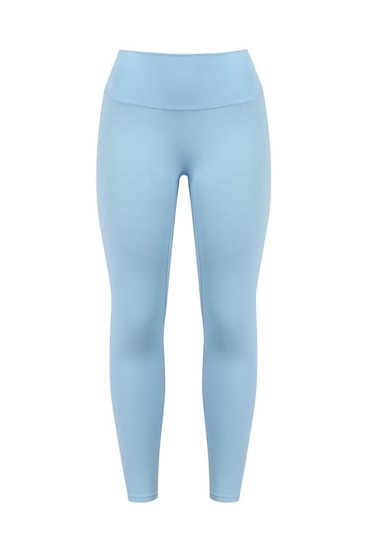 Flattering high-waisted leggings with hip-lift and quick-dry technology