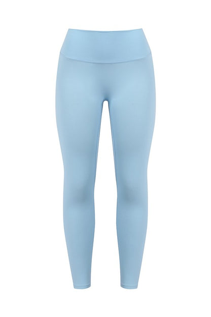 Flattering high-waisted leggings with hip-lift and quick-dry technology