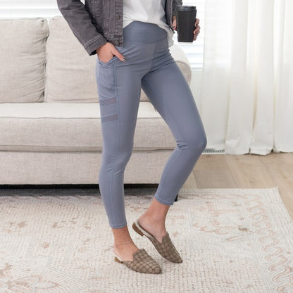 Flattering tummy control leggings with convenient phone pocket