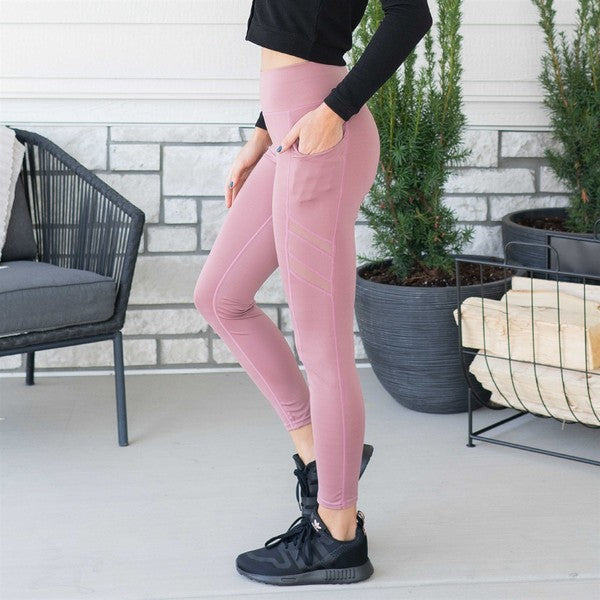 Flattering tummy control leggings with convenient phone pocket