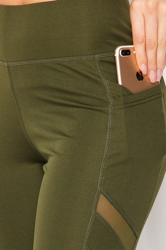 Flattering tummy control leggings with convenient phone pocket