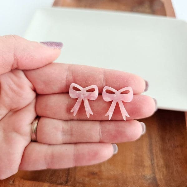 Bow Studs - Pink.