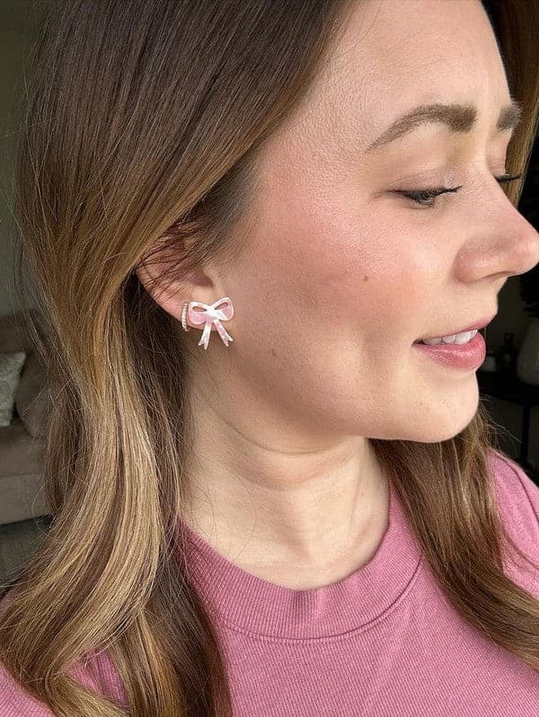 Bow Studs - Pink.