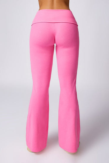 Flawless Flow High-Waist Flared Yoga Pants – Hip-Lifting & Ultra-Soft Comfort
