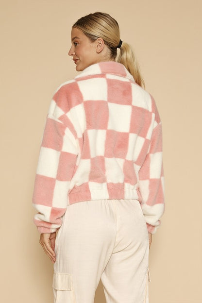 Cozy checkered zip-up jacket for stylish warmth