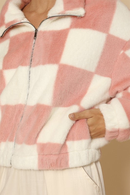 Cozy checkered zip-up jacket for stylish warmth