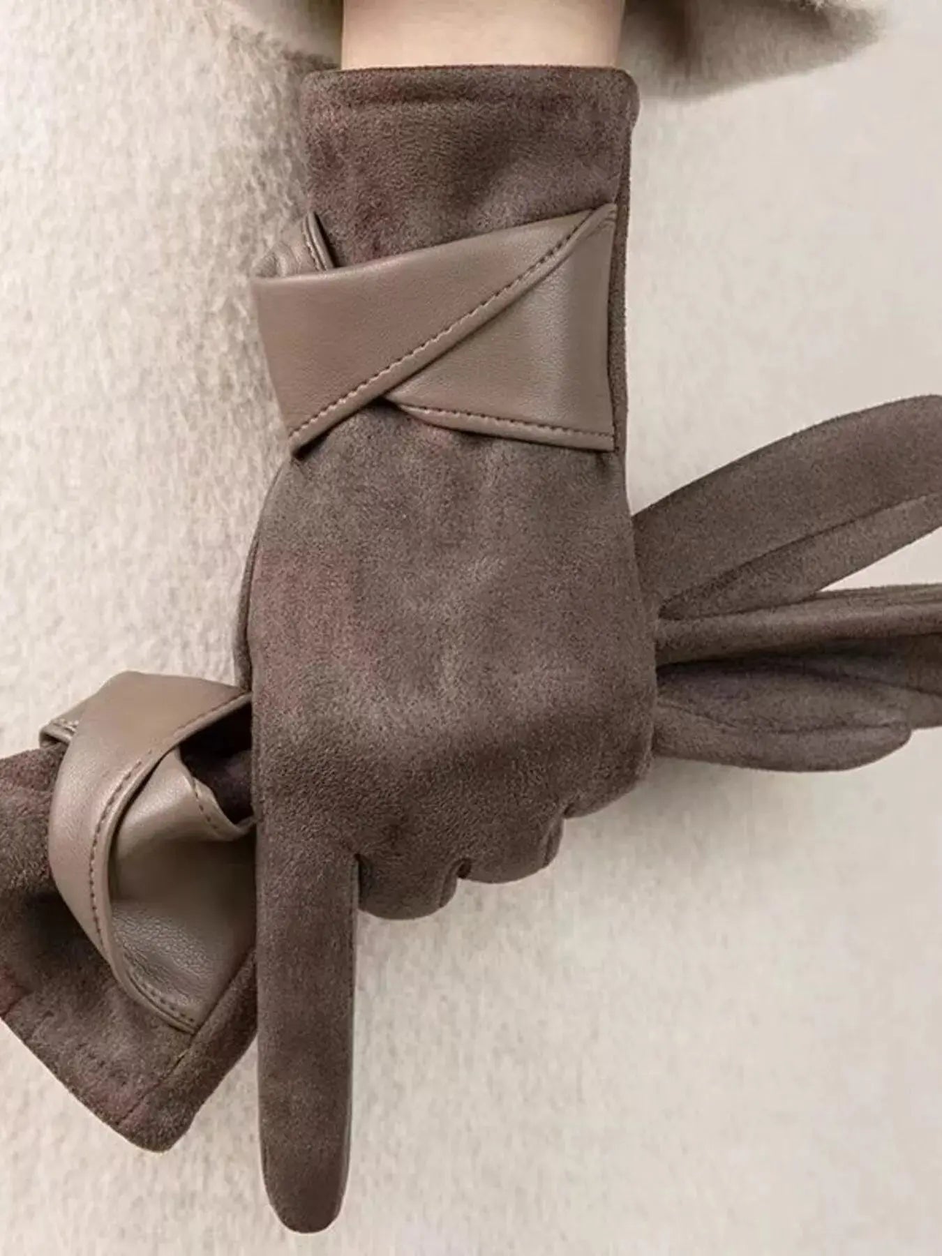 Lightweight Touchscreen Gloves Simply Love