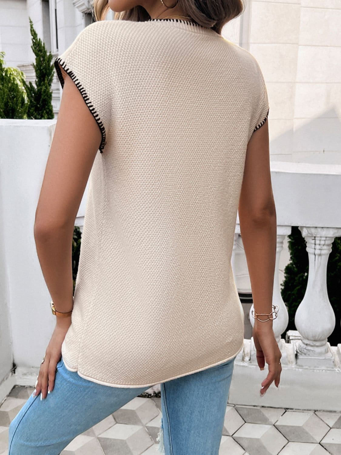 Round Neck Cap Sleeve Knit Top.