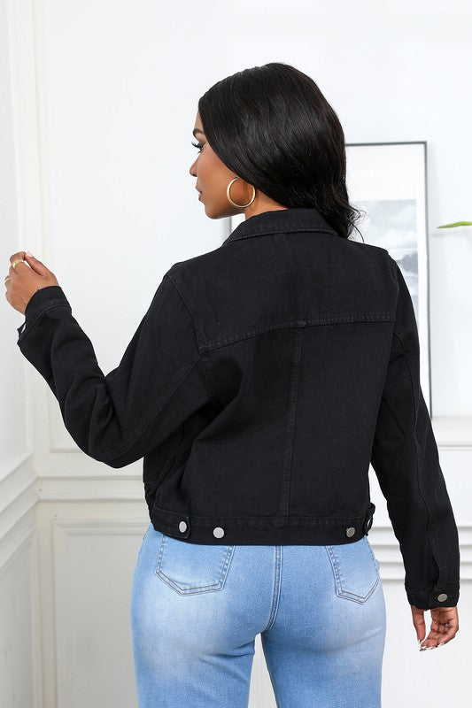 Chic women's denim jacket for every occasion