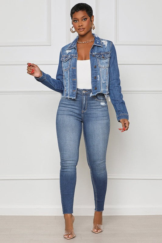 Chic women's denim jacket for every occasion