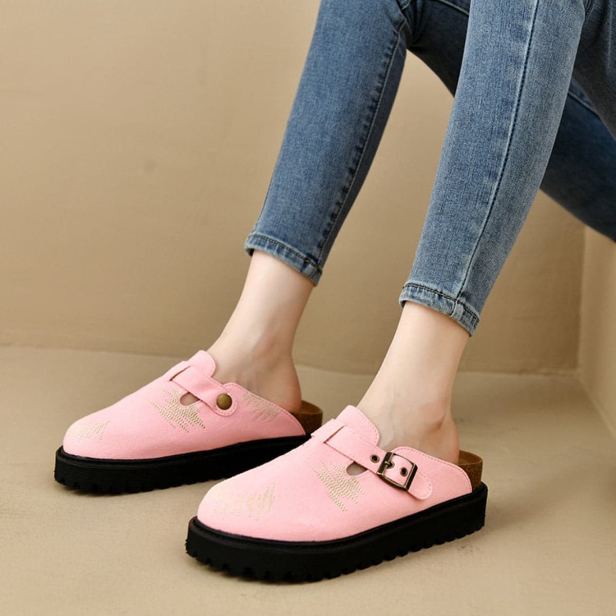 Round Toe Platform Loafers.