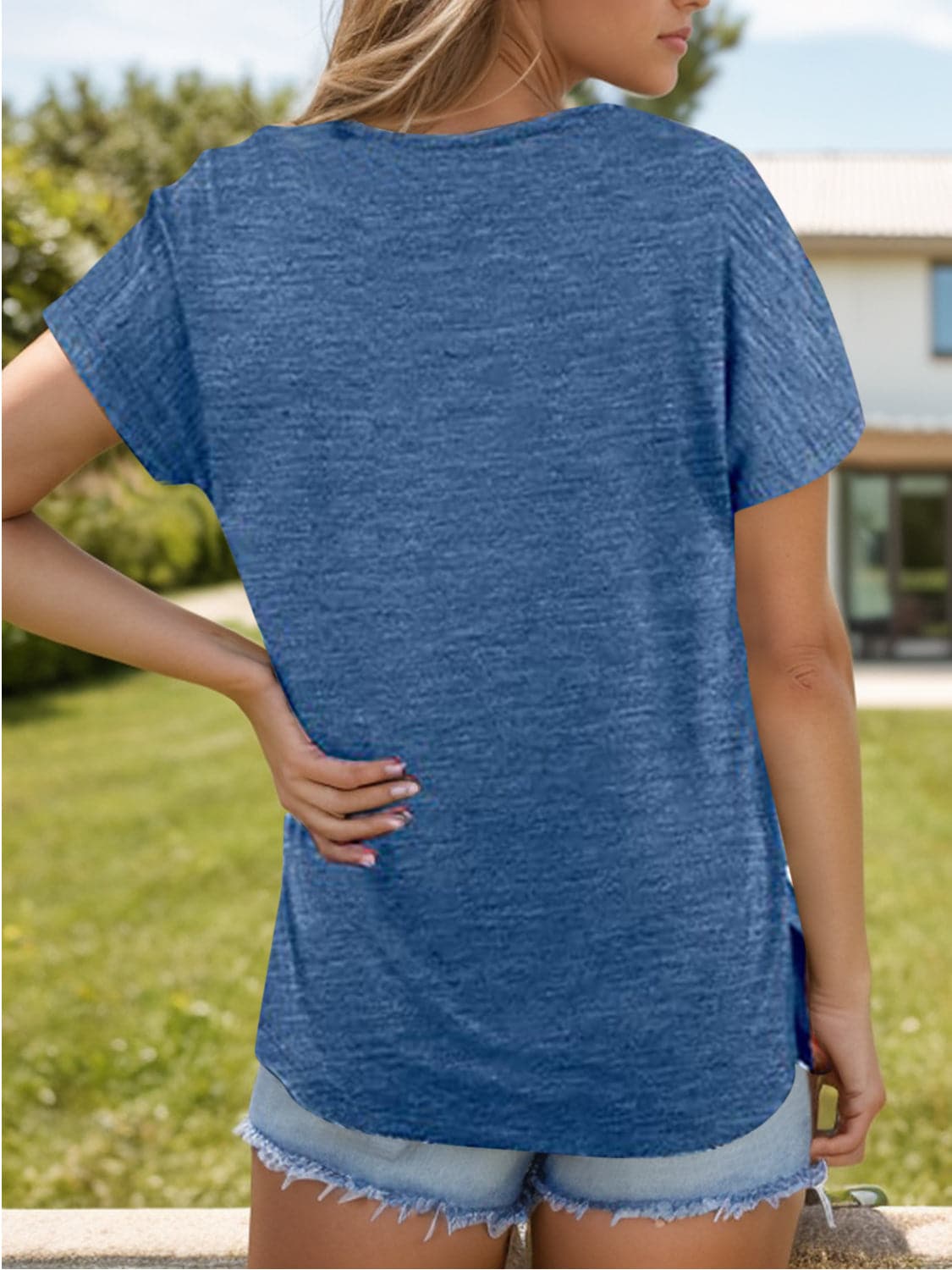 Pocketed Heathered V-Neck Short Sleeve T-Shirt.