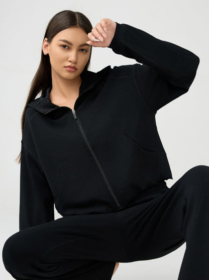 Hooded zip sweatshirt with pockets