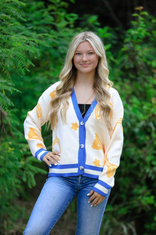Miss Sparkling pasta knit cardigan, cozy cream-colored sweater with a relaxed, comfortable fit.