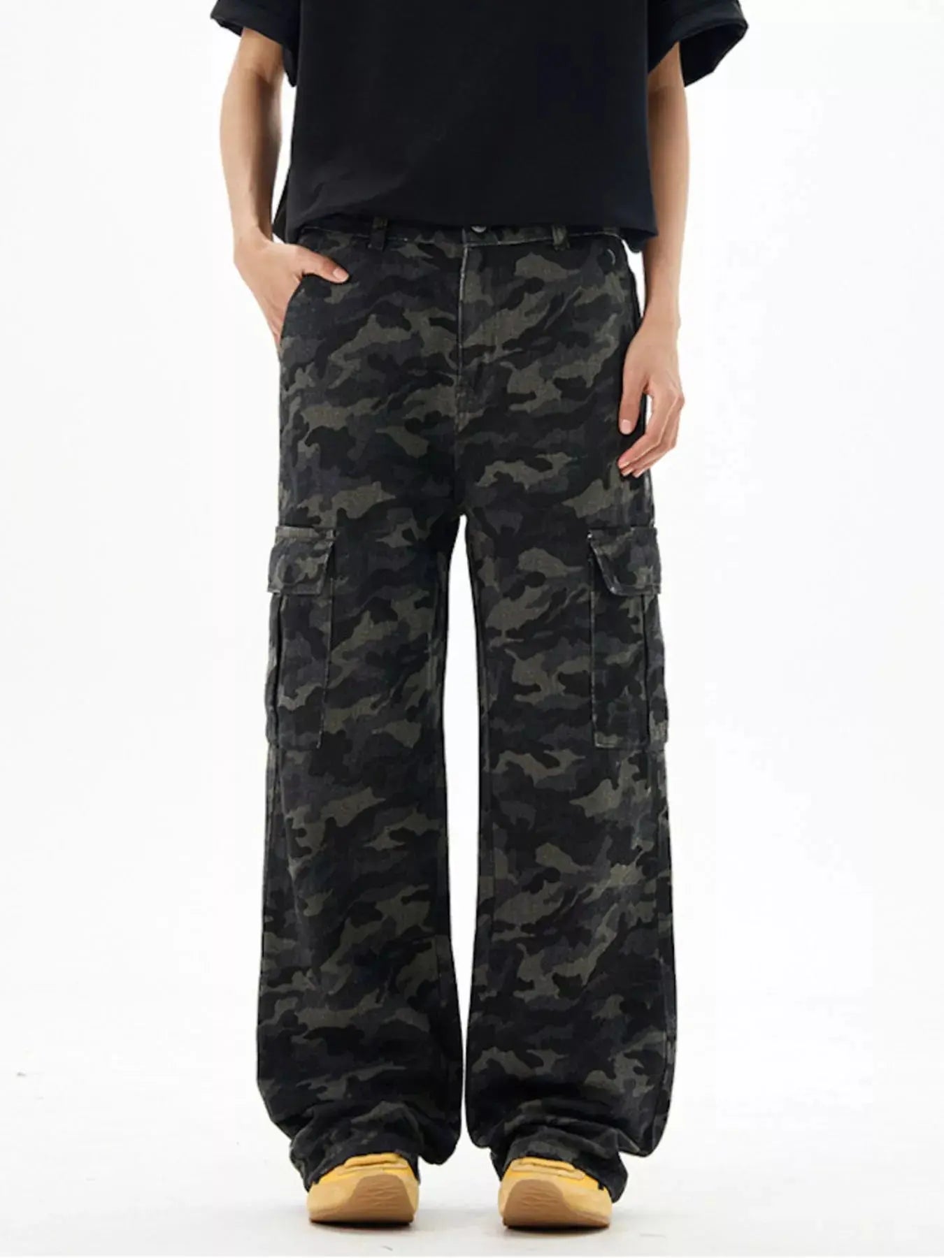 Men's Relaxed Fit Camo Cargo Pants Simply Love