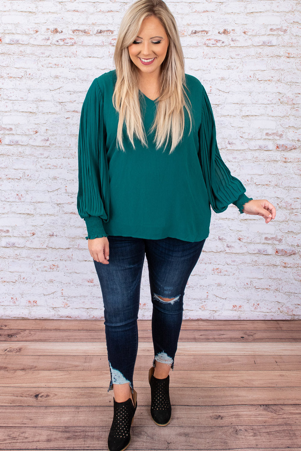 Chic green pleated bubble sleeve blouse for plus sizes