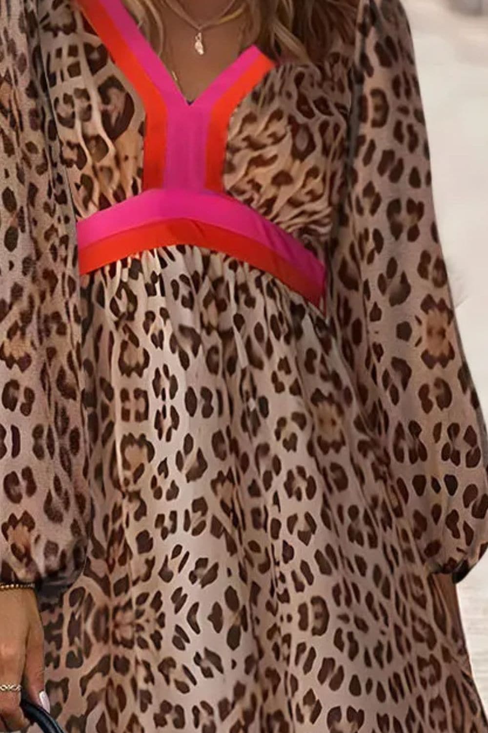 Leopard print v-neck maxi dress with long sleeves