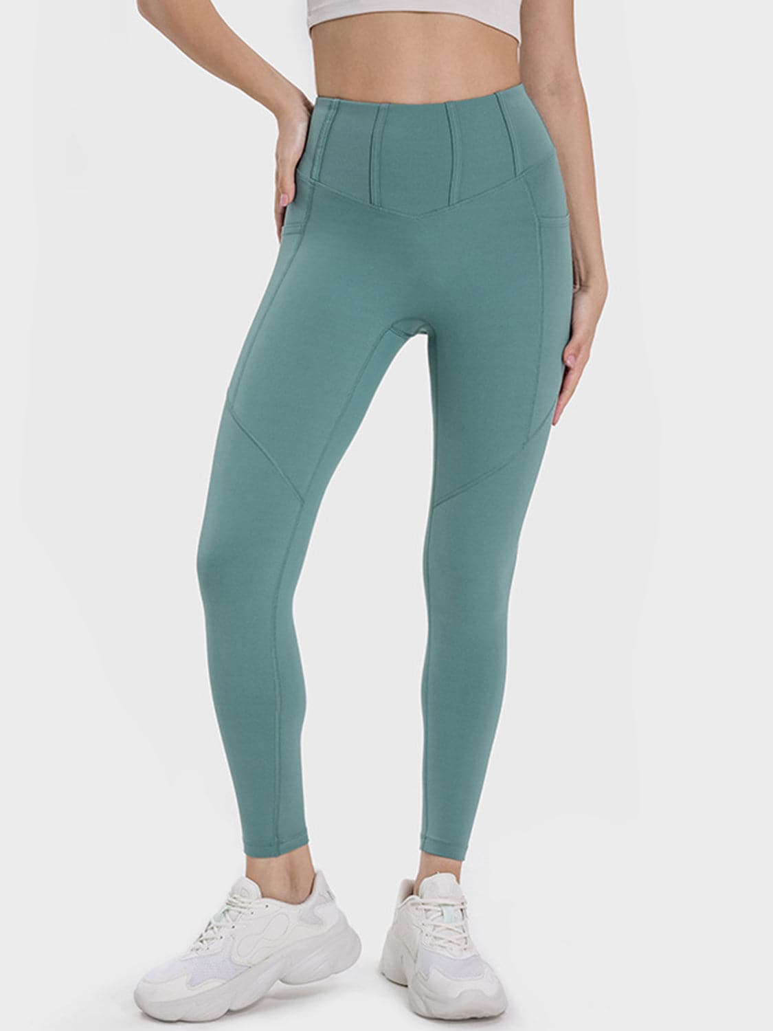 Pocketed High Waist Active Leggings.