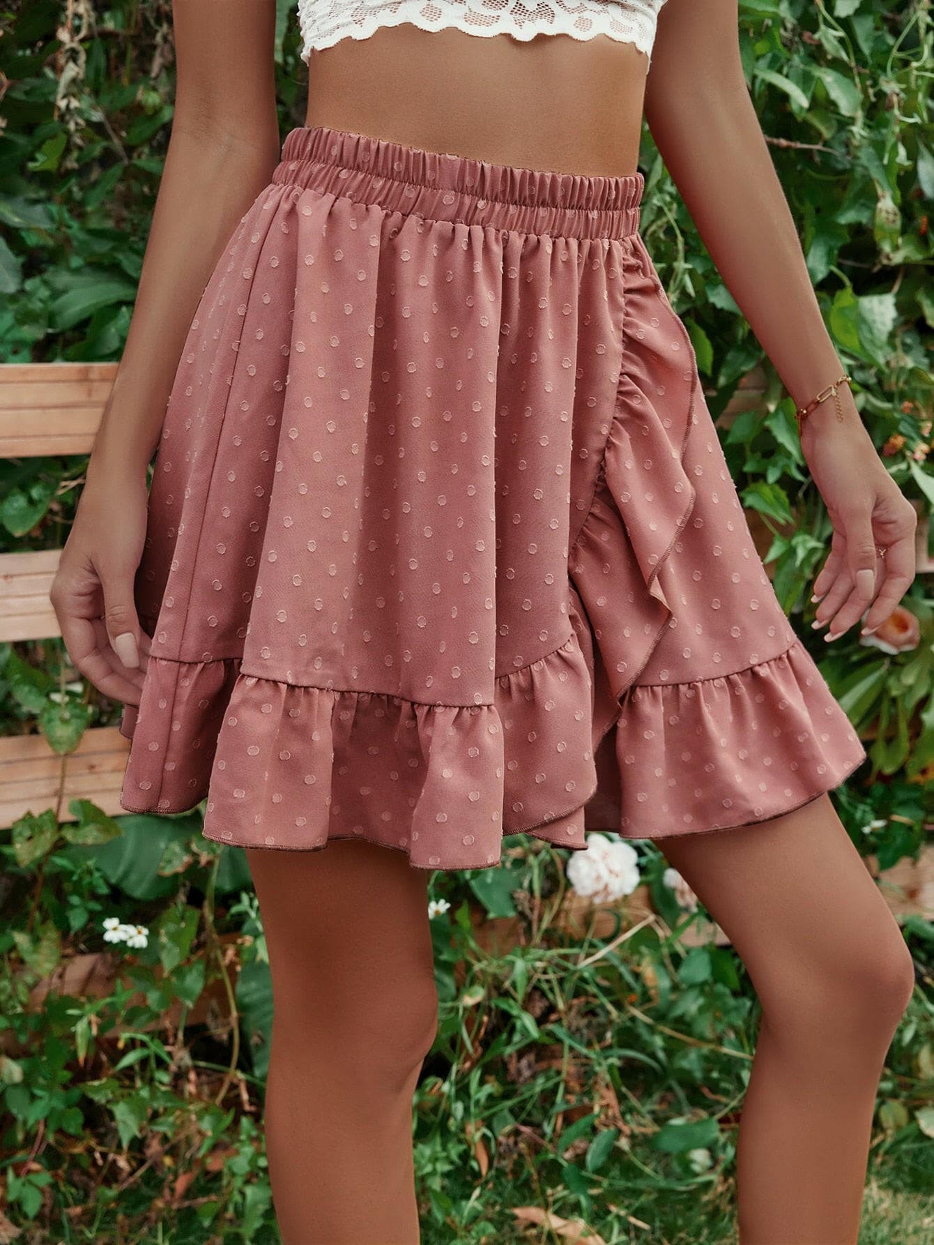 Ruffle Hem Elastic Waist Mini Skirt.