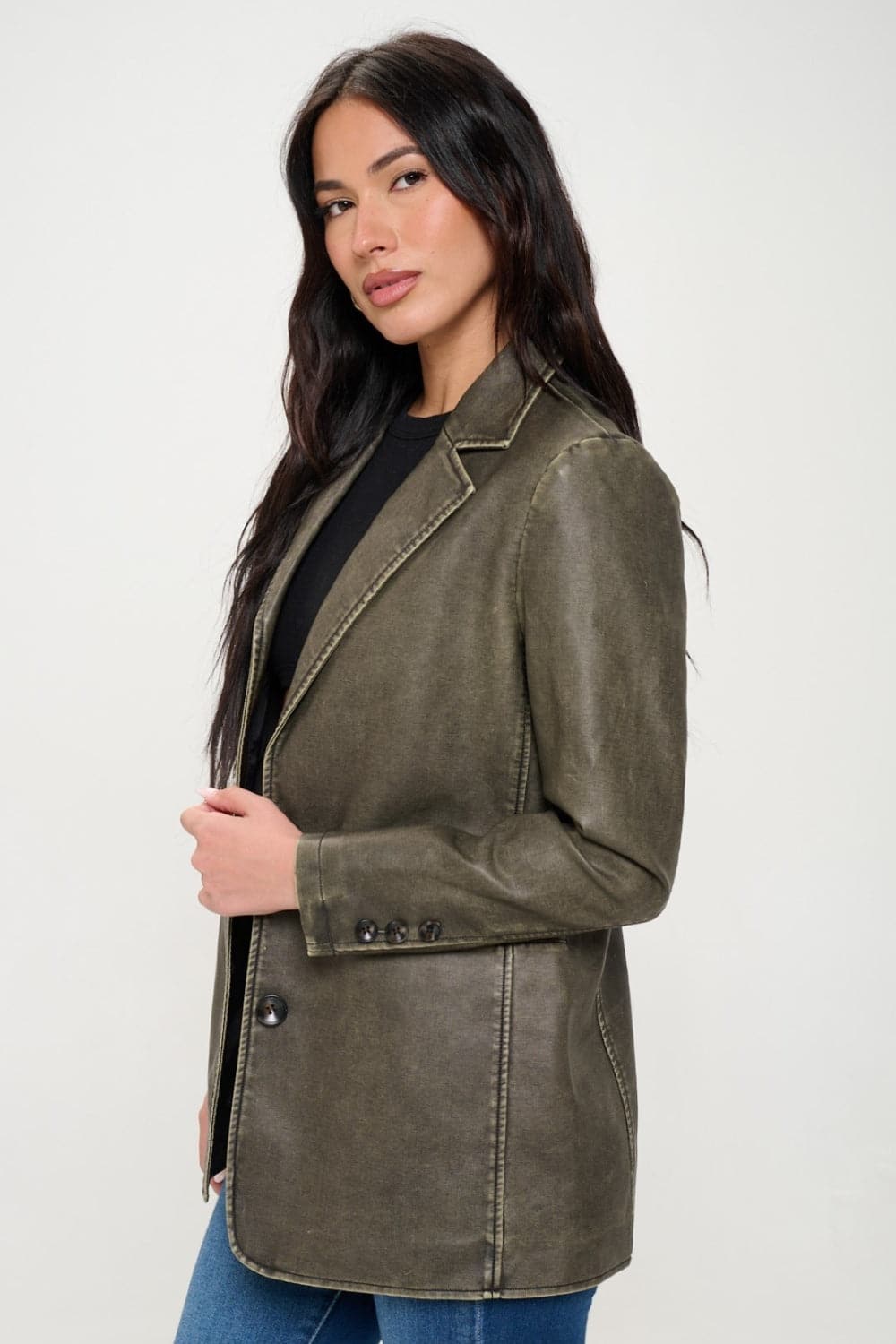 Coalition LA Single-Breasted Vegan Leather BlazerThis single-breasted vegan leather blazer offers a sleek and stylish look. Made from cruelty-free materials, it's a chic and ethical choice. Perfect for adding a touLove Salve Coalition LA Single-Breasted Vegan Leather BlazerOuterwear