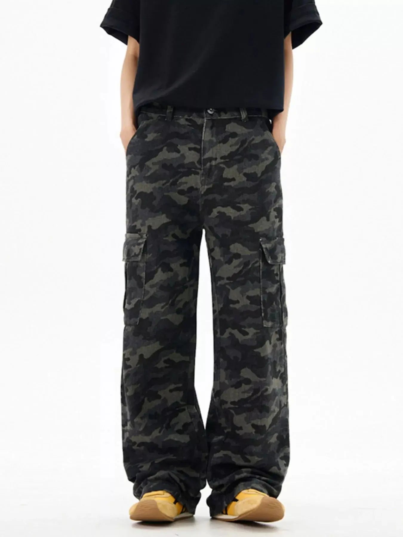 Men's Relaxed Fit Camo Cargo Pants Simply Love