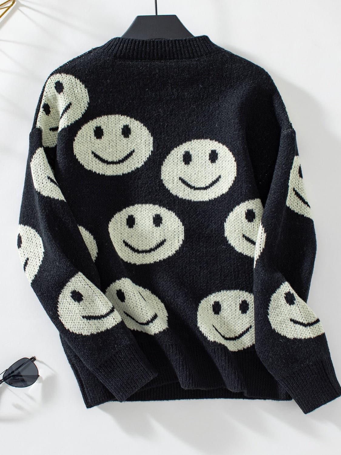 Smile Pattern Round Neck Long Sleeve Sweater.