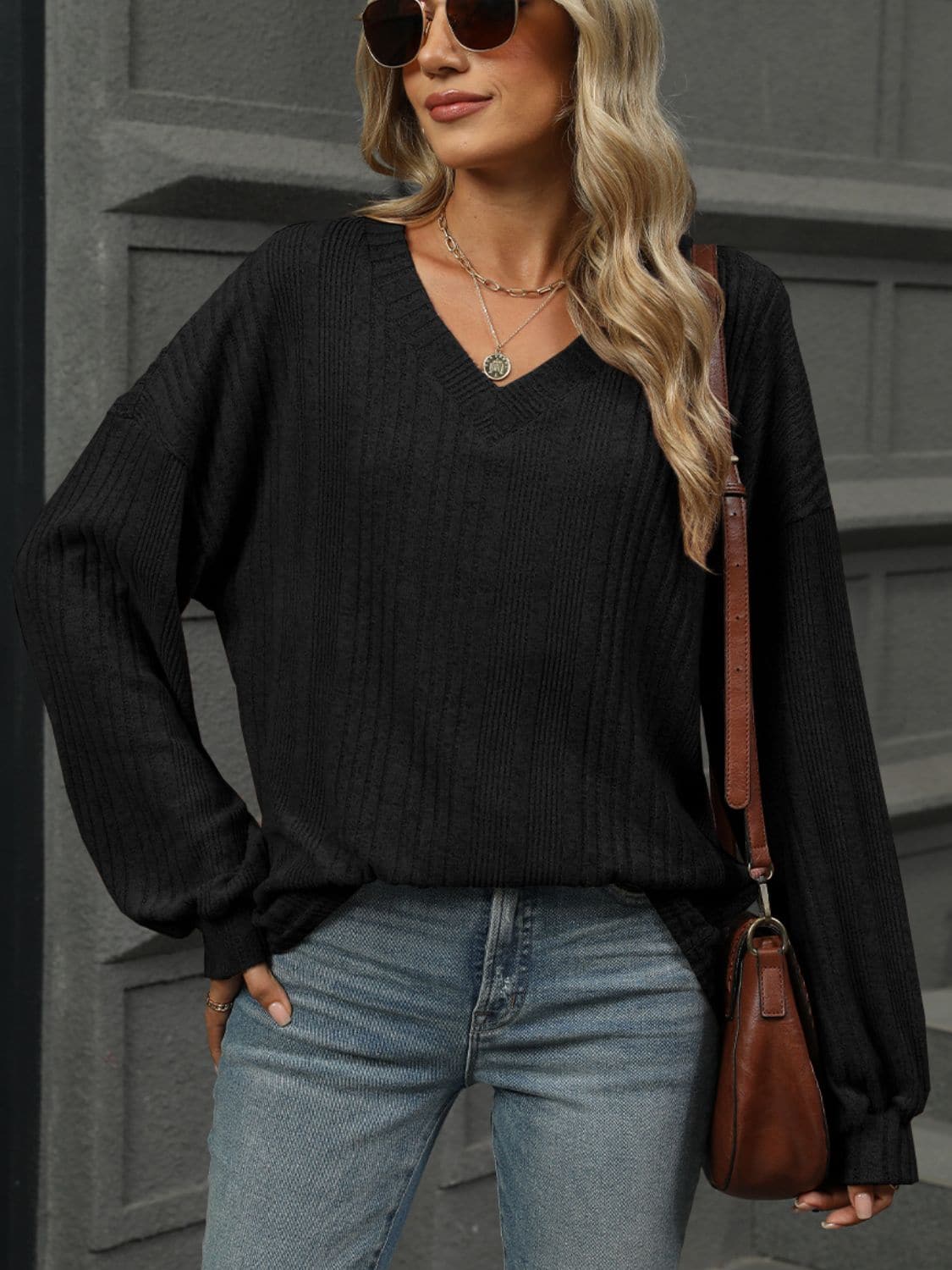 Chic v-neck long sleeve tee