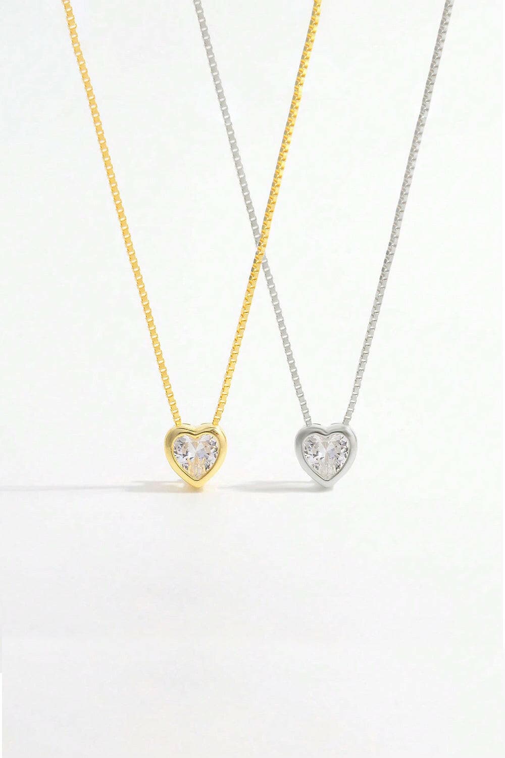 925 Sterling Silver Inlaid Zircon Heart Pendant Necklace.