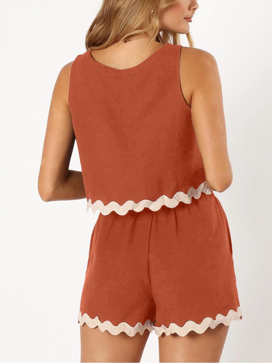 Contrast Trim Round Neck Top and Shorts Set.