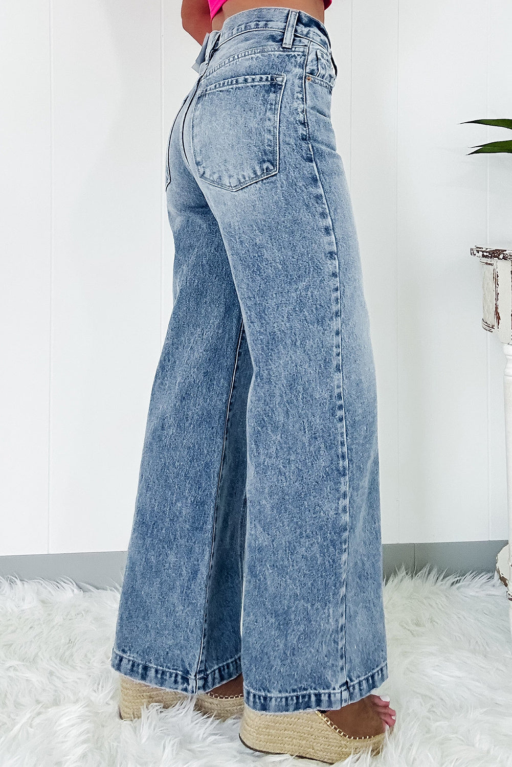 Dusk blue high-waisted wide-leg jeans with central seam detail