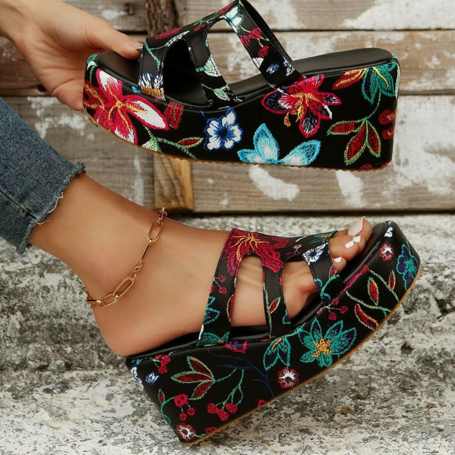 Cutout Floral Peep Toe Sandals.