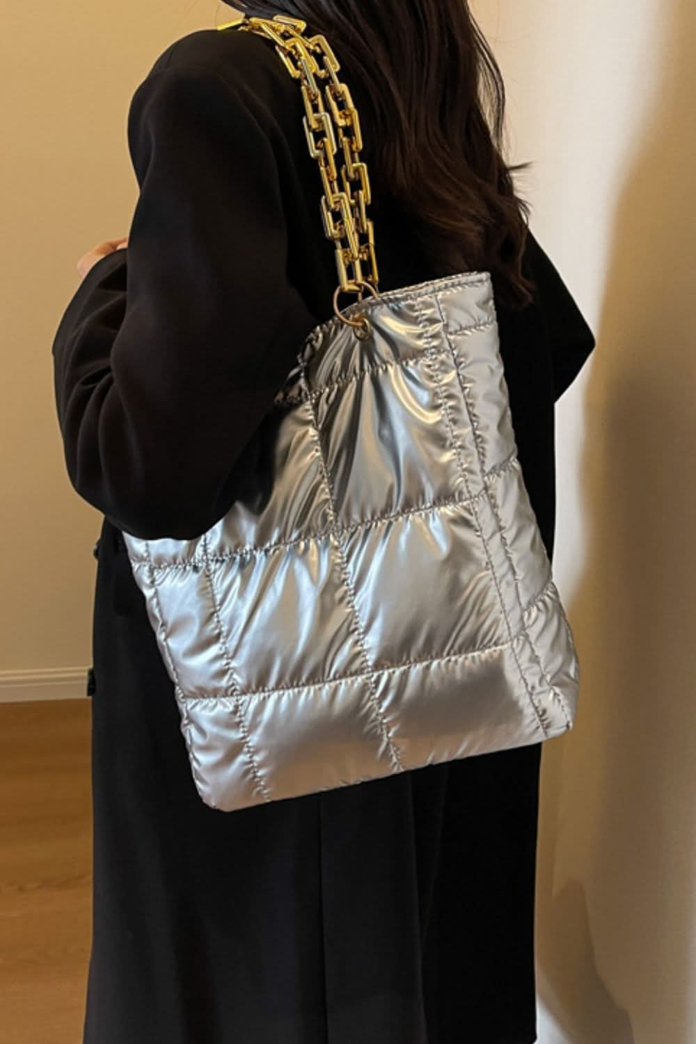 Textured bubble chain purse