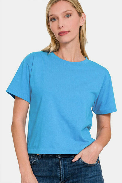 Zenana Round Neck Short Sleeve Cropped T-Shirt.