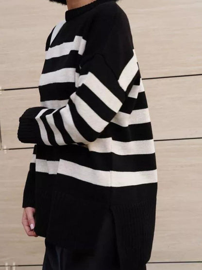 Chic slit striped sweater with round neckline