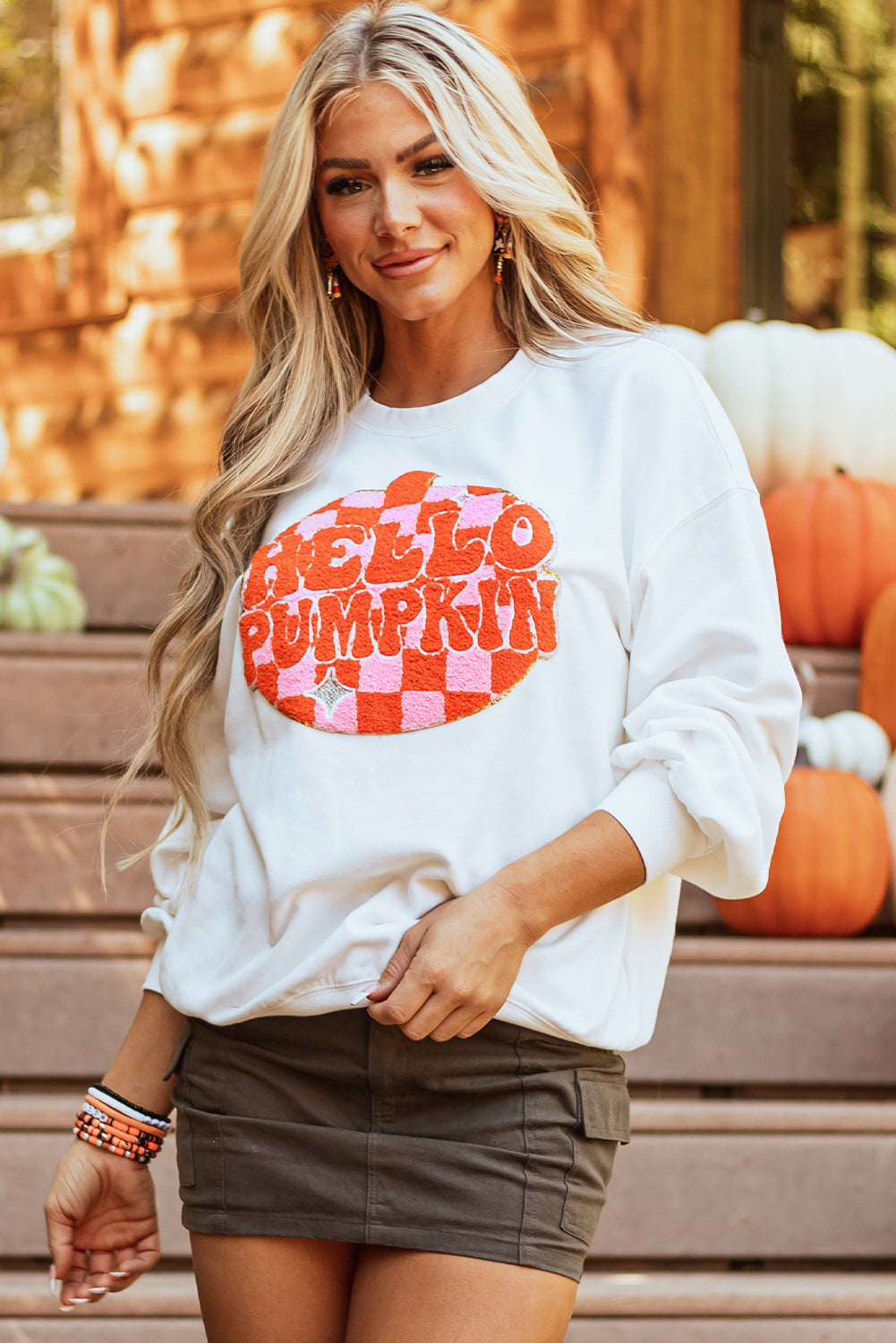 Autumn vibes: White pumpkin patch pullover sweatshirt