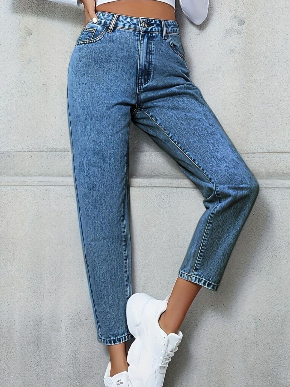 Pocketed Straight Leg Jeans.