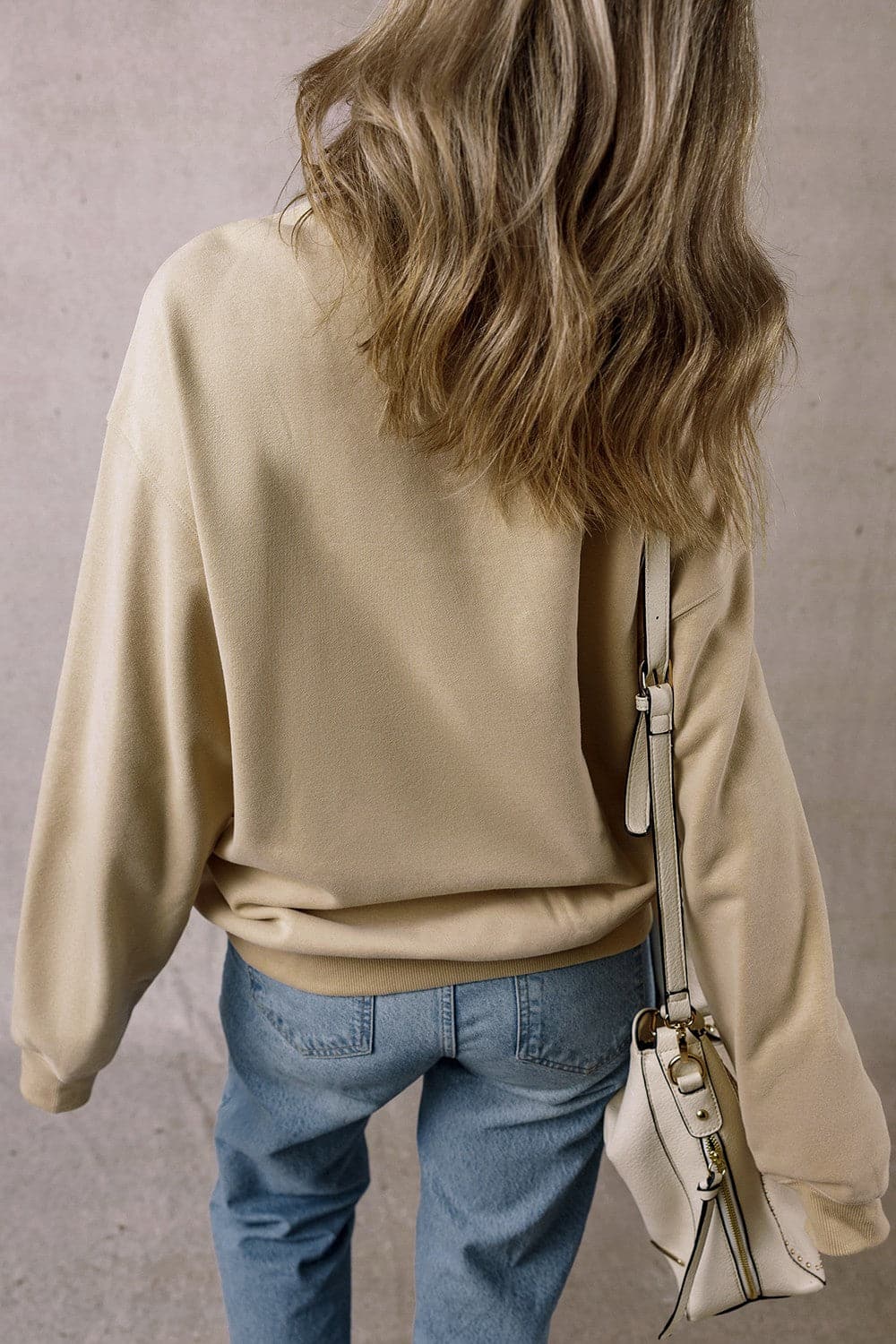 Round Neck Long Sleeve Sweatshirt.