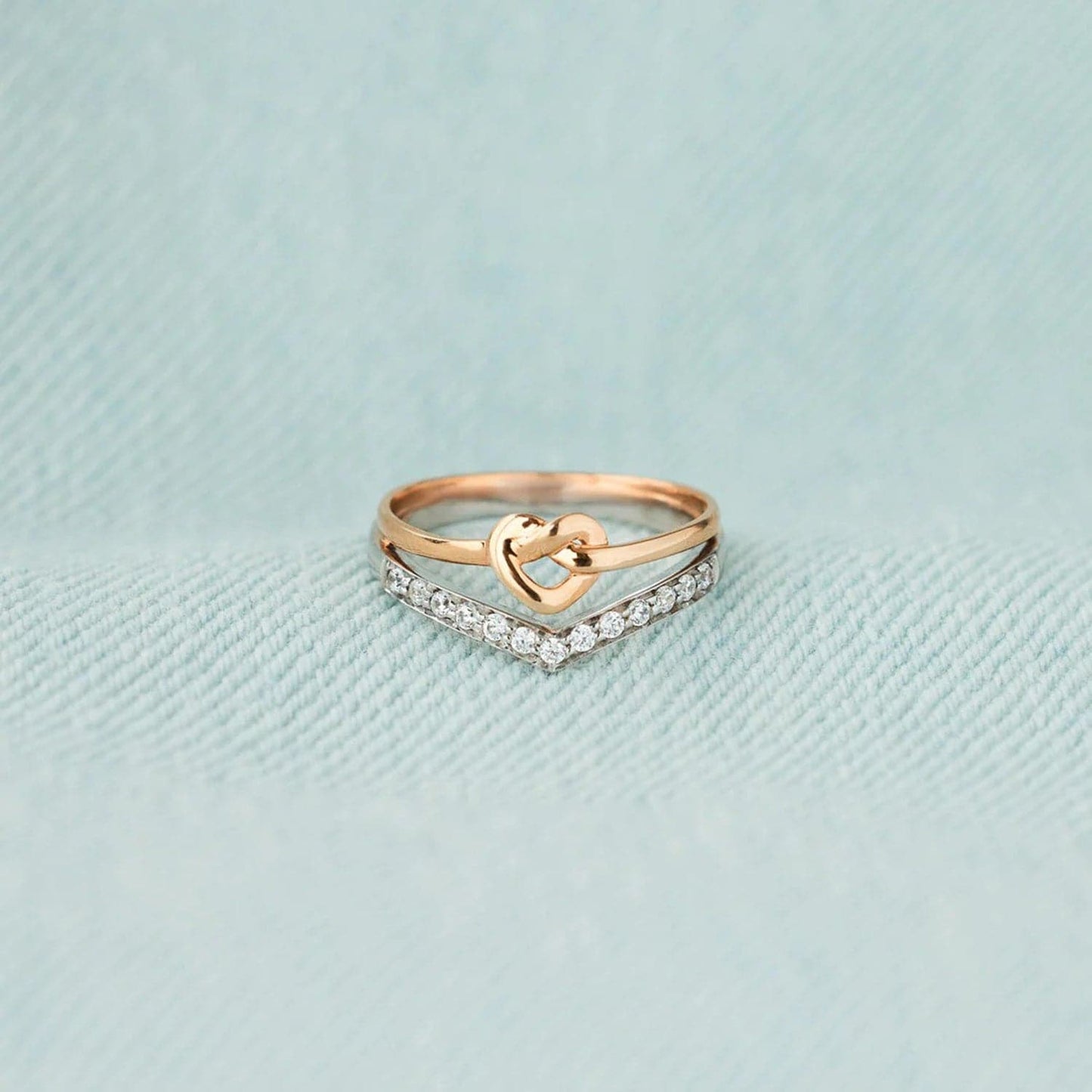 Knotted Heart Shape Inlaid Zircon Ring.