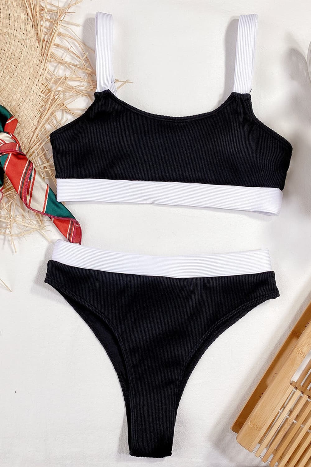 Color Block Scoop Neck Bikini Set.