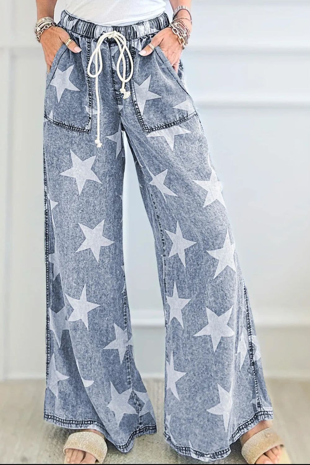 Stylish drawstring wide leg jeans with star accents