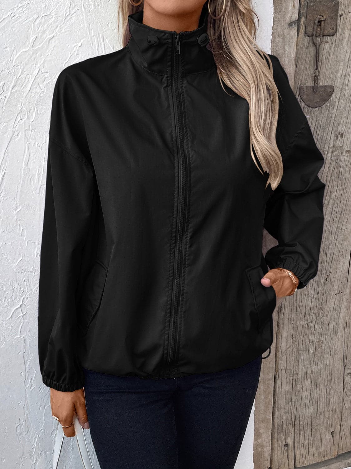 Pocketed Zip Up Long Sleeve Jacket.