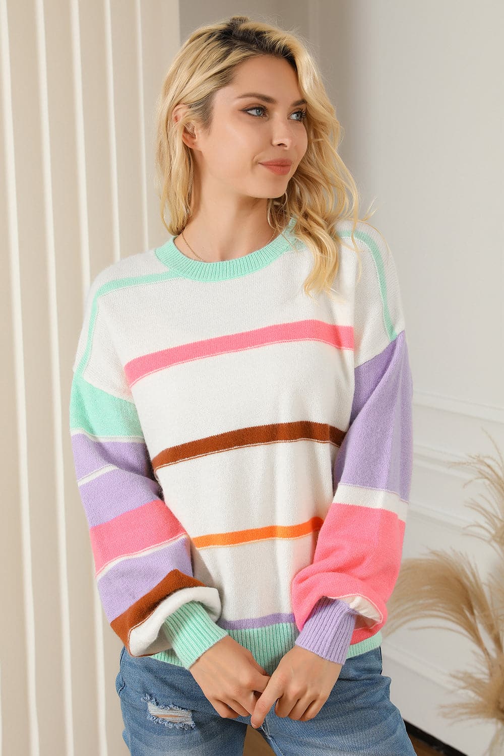 Round Neck Lantern Sleeve Sweater.