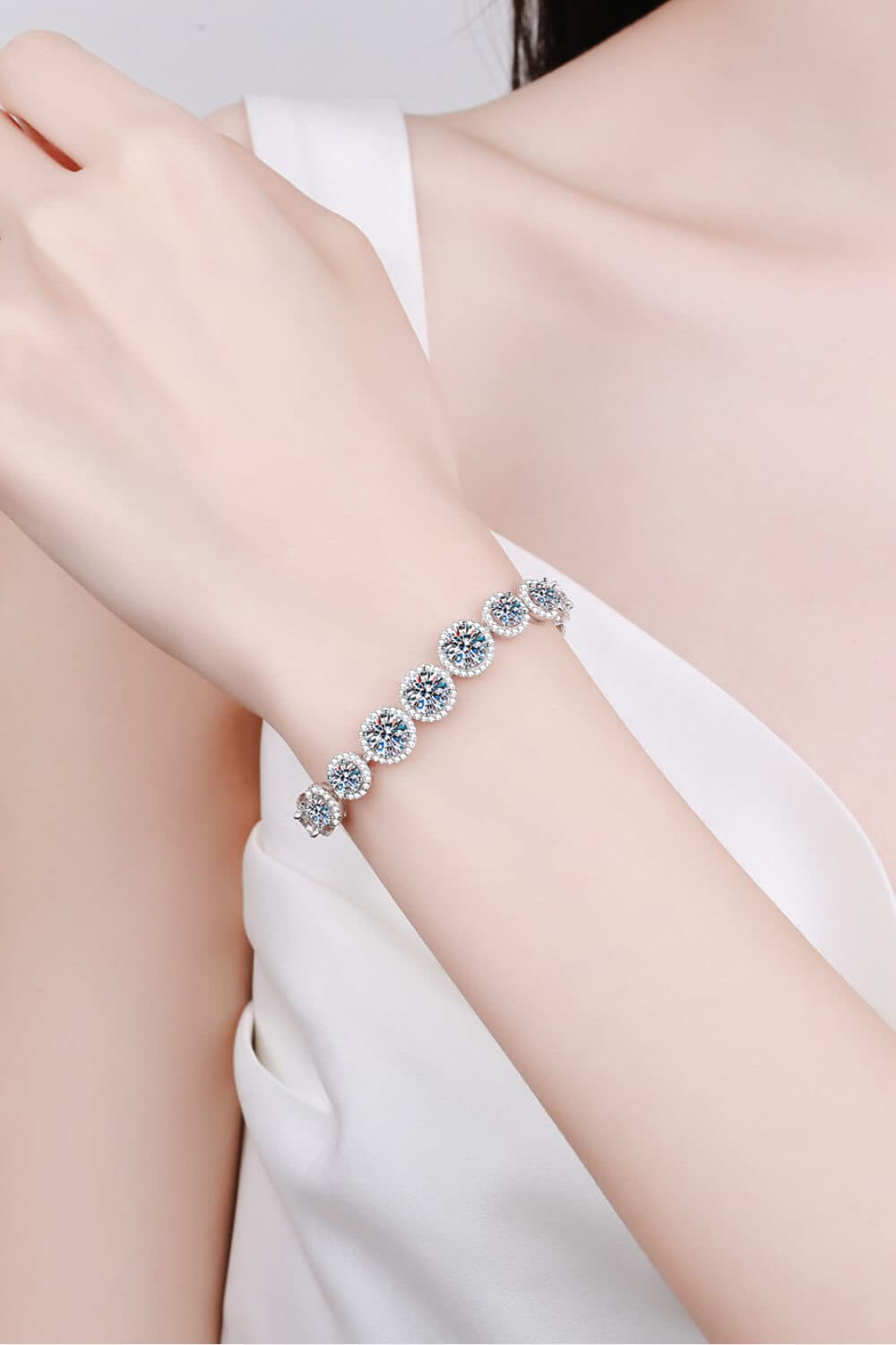 925 Sterling Silver 10.4 Carat Moissanite Bracelet.