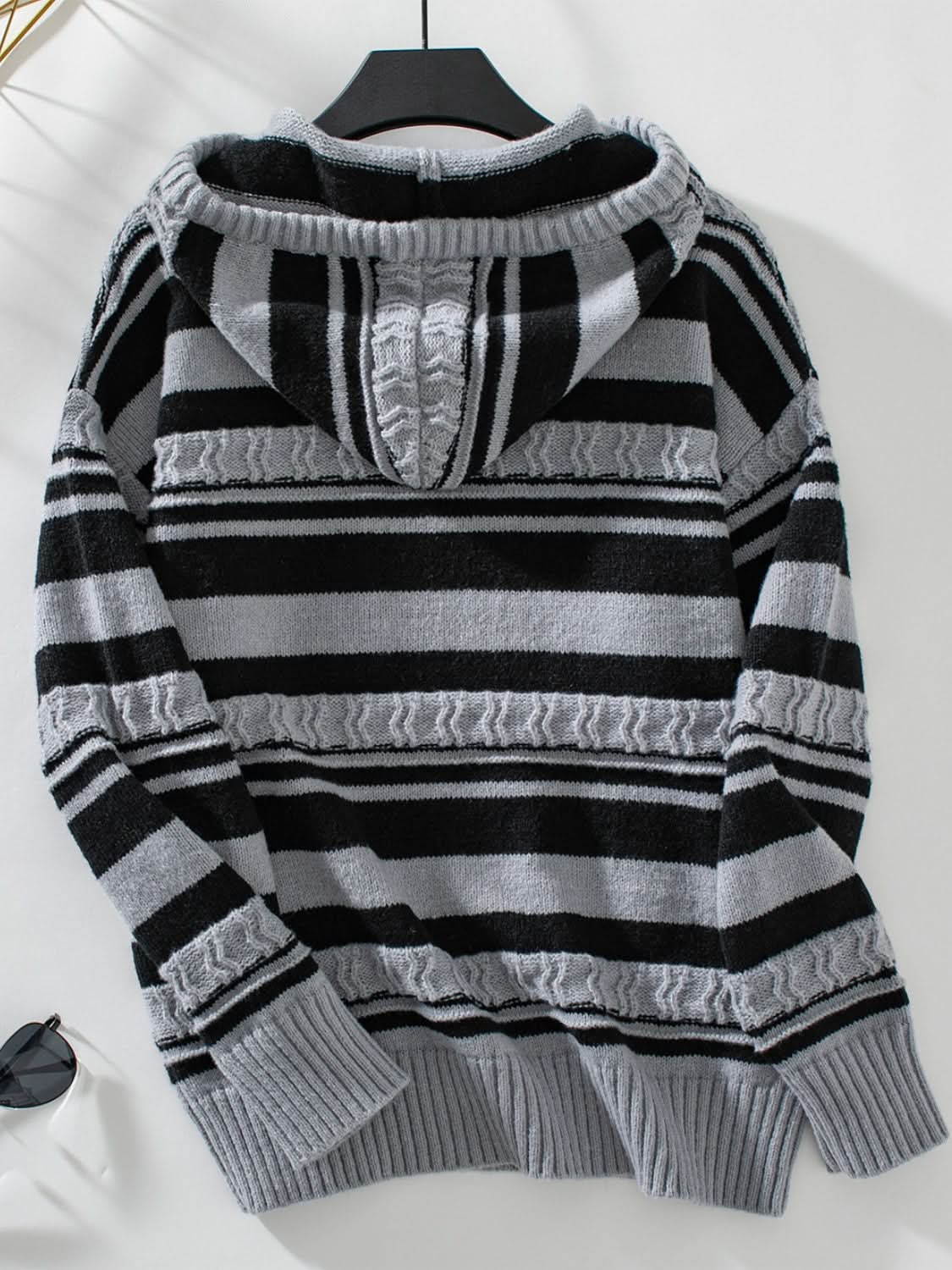 Striped hooded sweater with drawstring and long sleeves