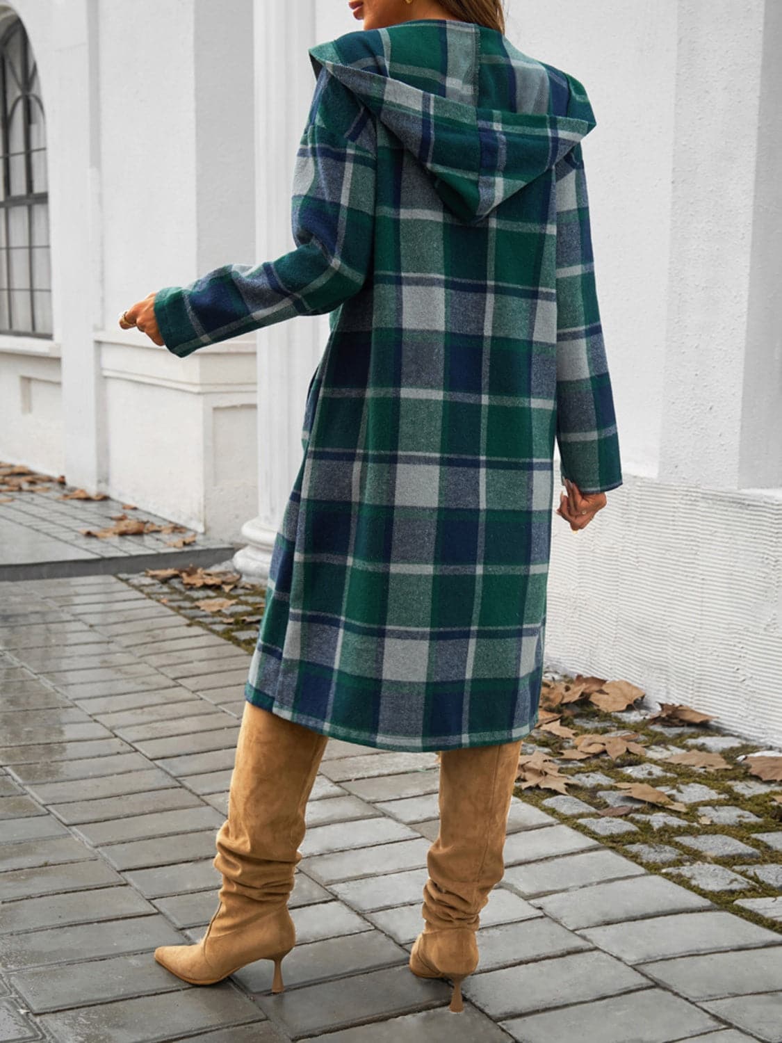 Chic plaid hooded coat with pockets