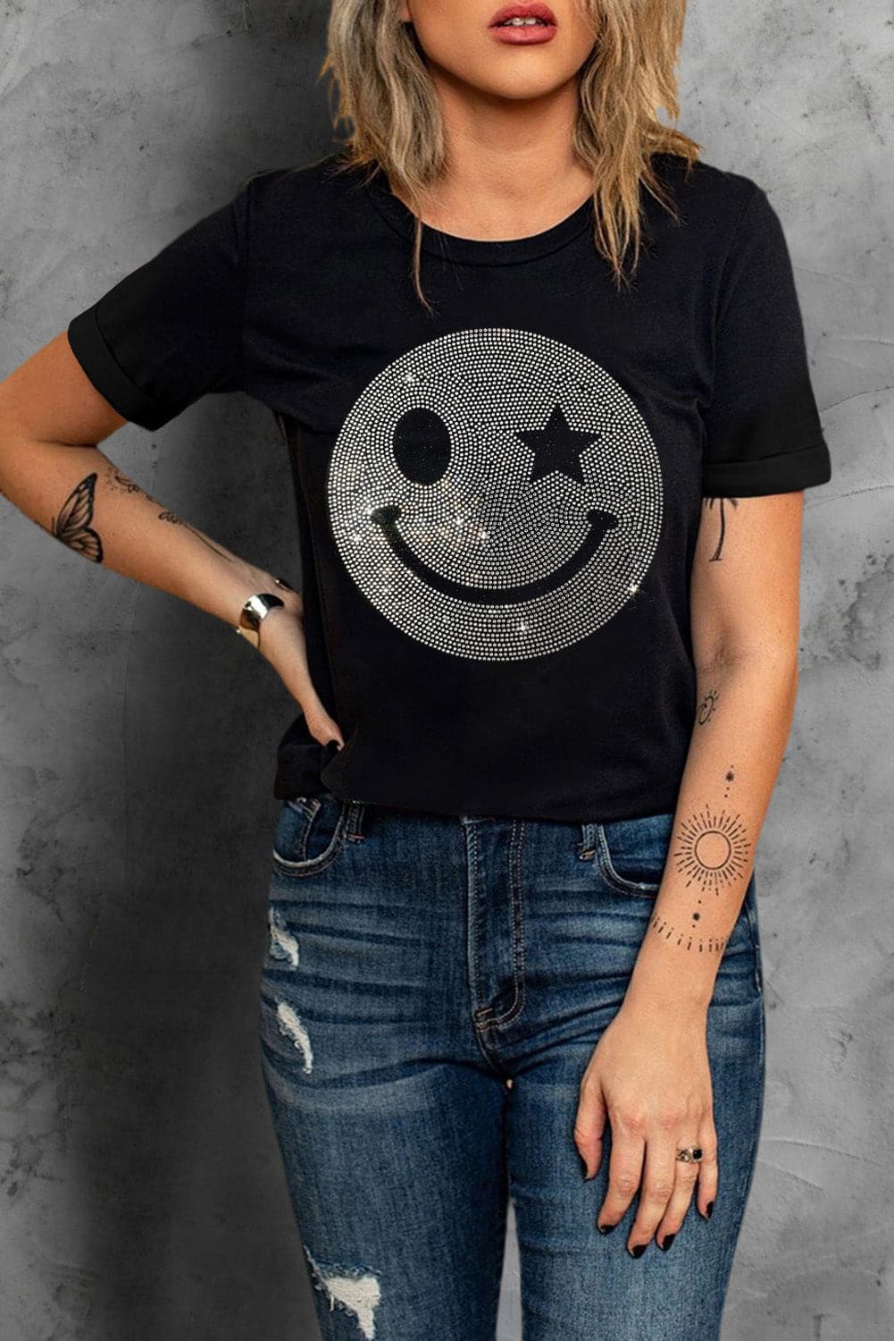 Rhinestone Smiley Round Neck Short Sleeve T-Shirt.