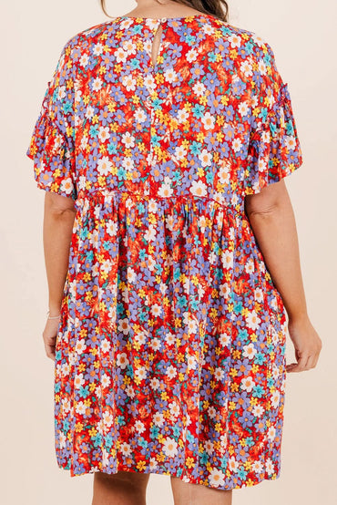 Floral Fantasy Plus Size Shift Dress with Short Ruffle Sleeves