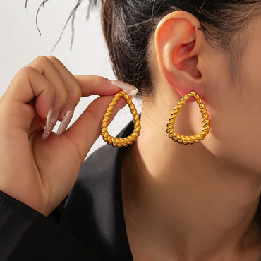 Elegant 18K gold-plated twisted hoop earrings